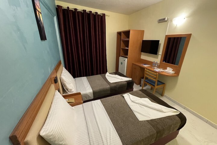 Room 46 of 103