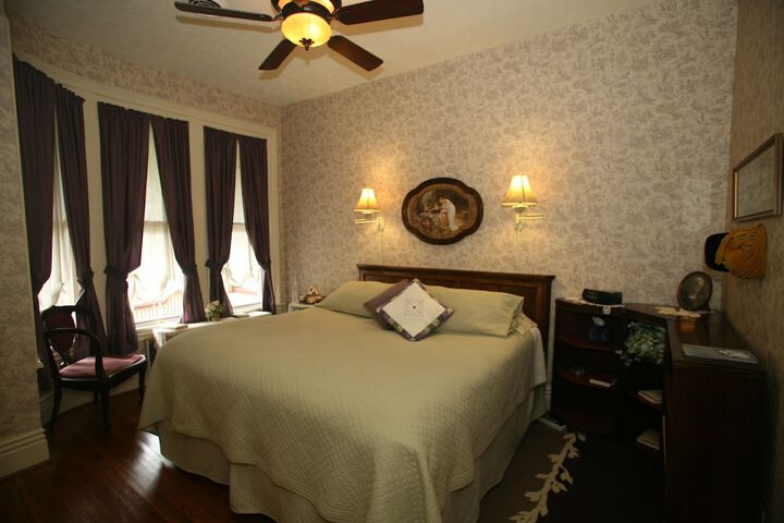 Room 10 of 46