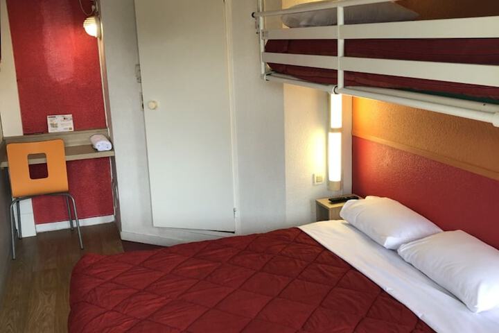Room 12 of 36