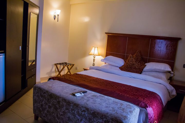 Room 20 of 115