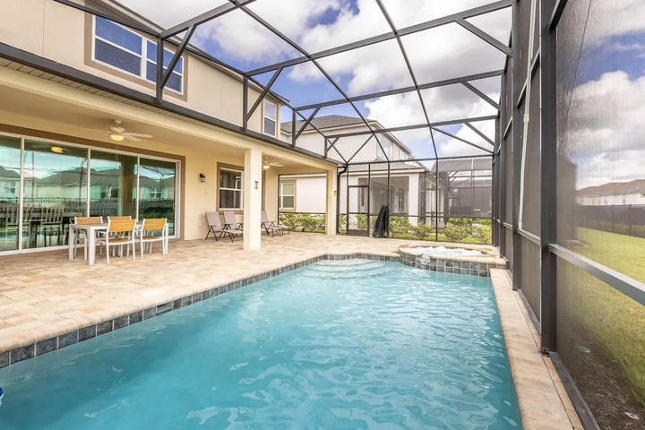 Pool 12 of 18