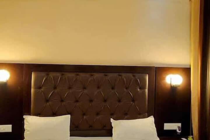 Room 2 of 11