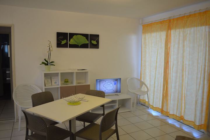 Room 16 of 38