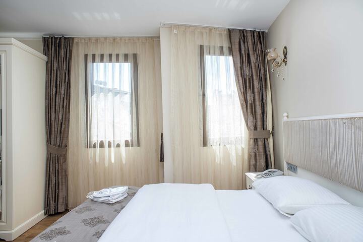 Room 17 of 66