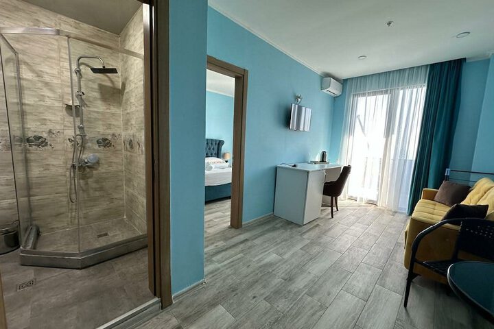 Room 3 of 9