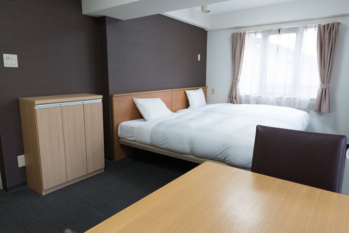Room 17 of 53