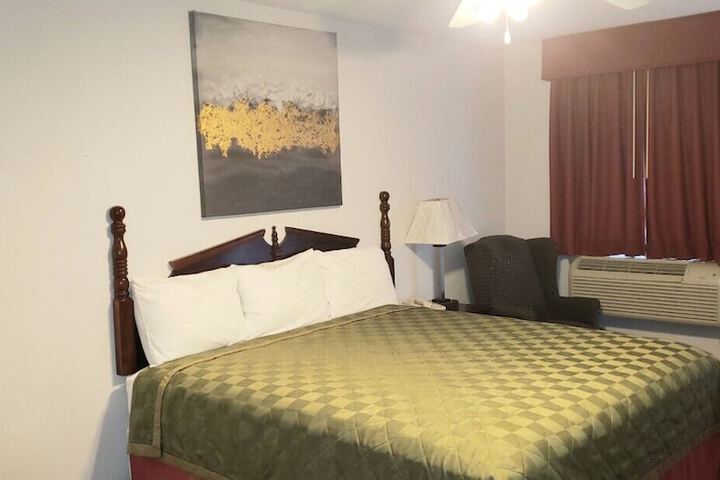 Basic Suite (1 of 4)