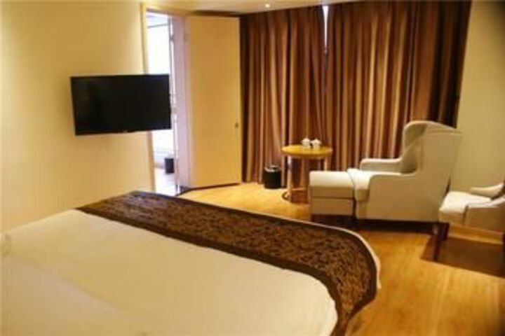 Room 16 of 46