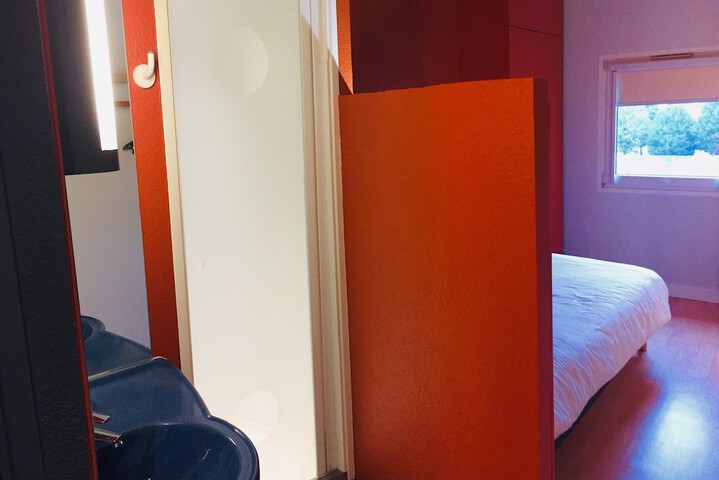 Room 23 of 36