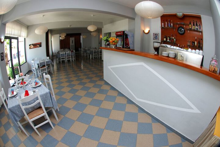 Dining 54 of 86