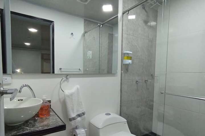 Room 9 of 11