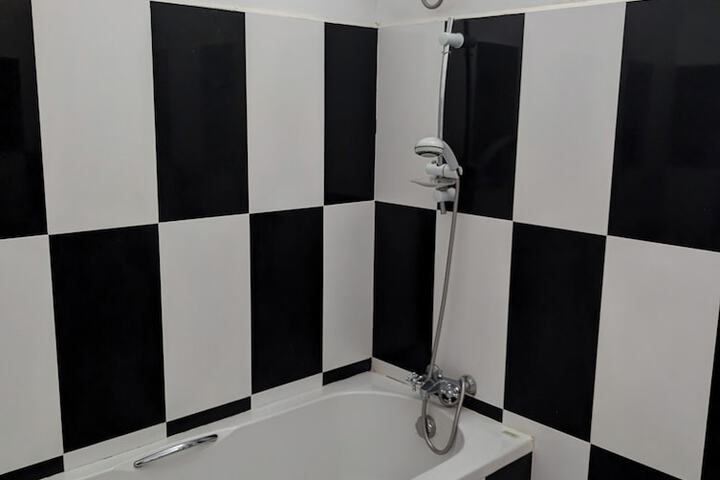 Room 17 of 24