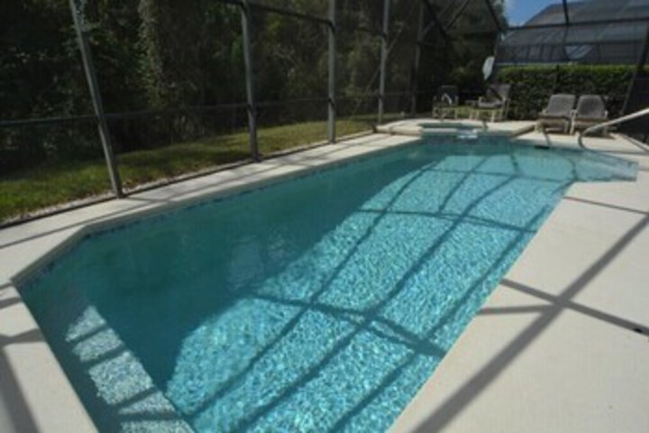 Pool 11 of 24