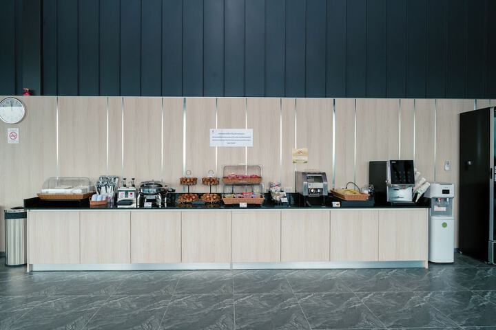 Breakfast/Coffee Service 93 of 138