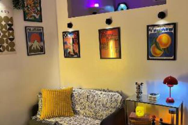Room 12 of 20