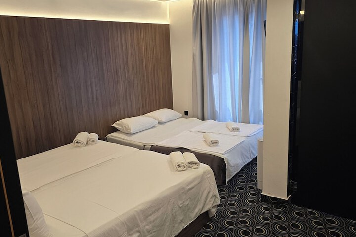 Room 17 of 49