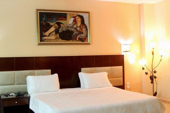 Room 4 of 17