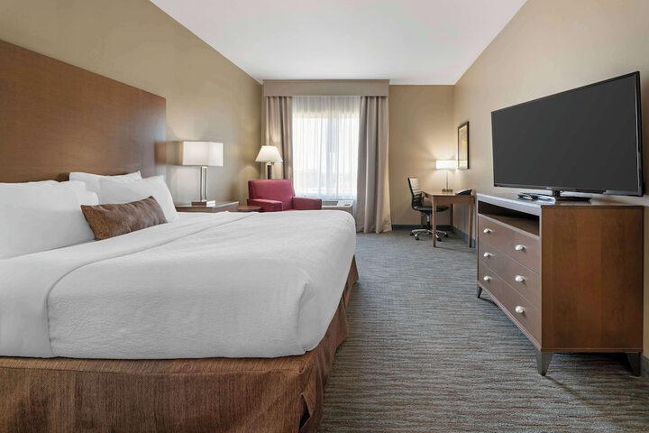 1 King Bed Microwave and Refrigerator WiFi Full Breakfast (19 of 19)