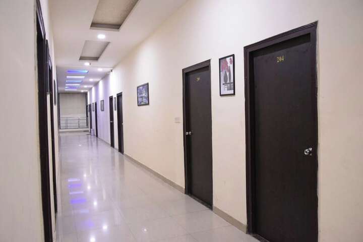 Hotel Interior 4 of 25