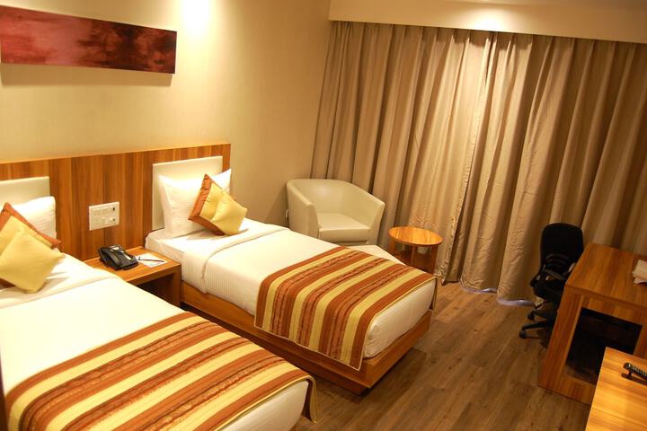 Room 8 of 92