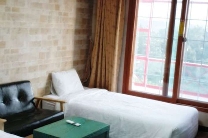 Room 14 of 51