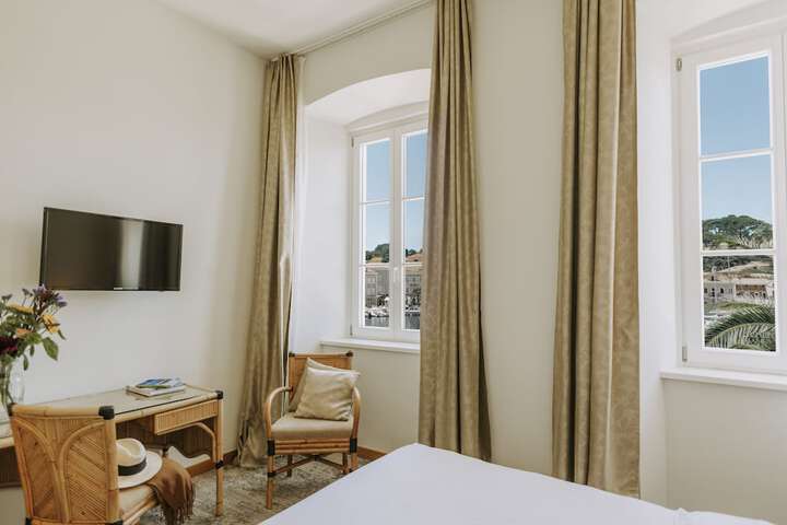 Room 20 of 92