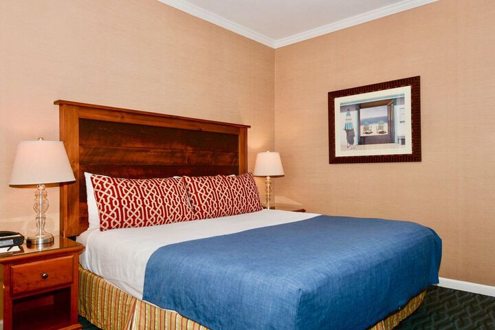 Room 42 of 169