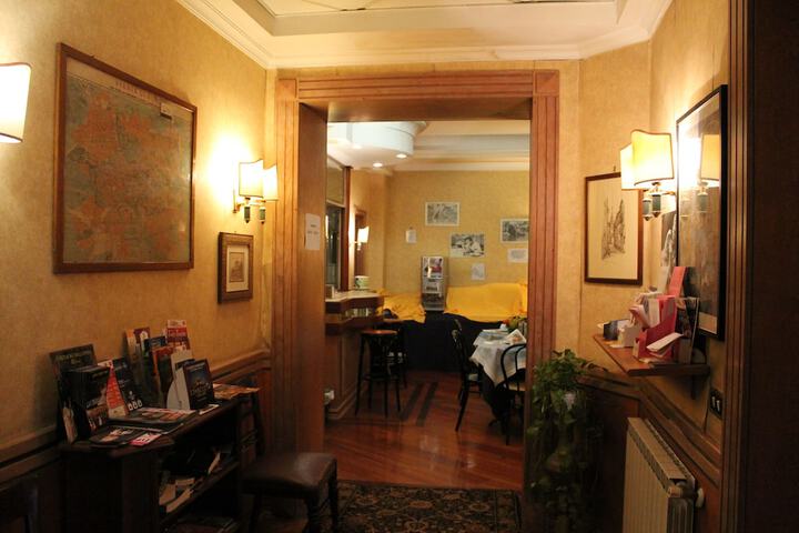 Entrance & Lobby