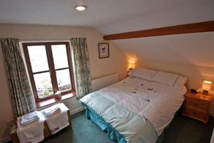 Room 3 of 10