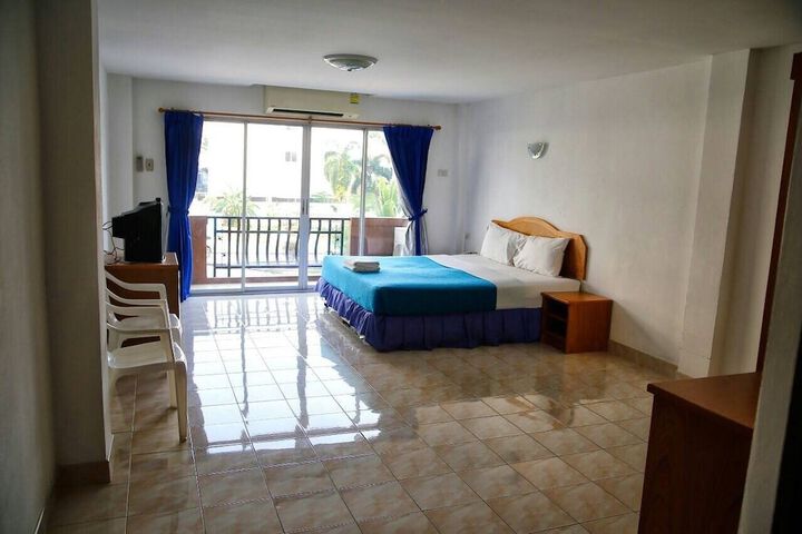 Room 3 of 21