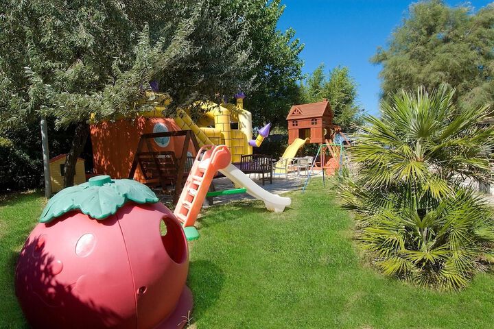Children's play area - outdoor