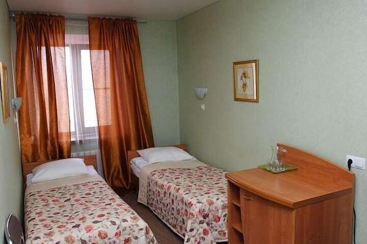 Room 14 of 93