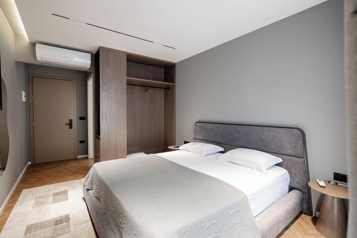 Room 16 of 132
