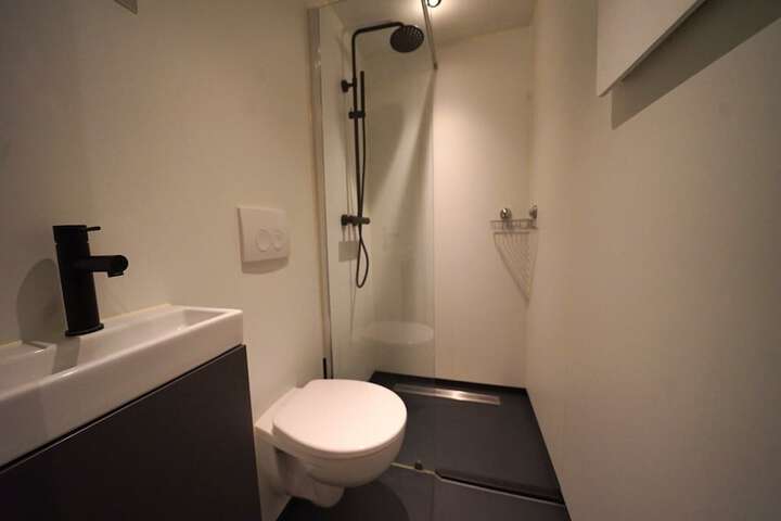 Room 8 of 39