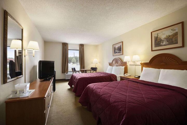 1 King Bed (4 of 12)
