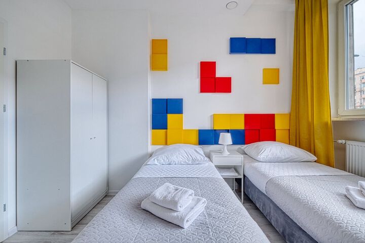 Room 16 of 36