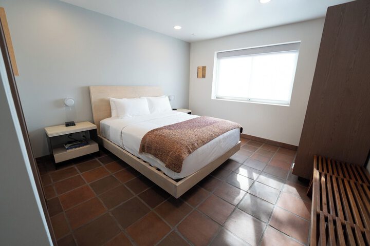Room 13 of 43