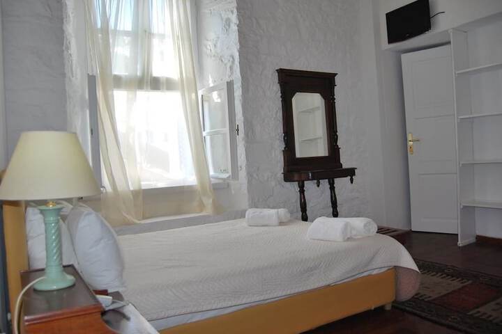 Room 14 of 91