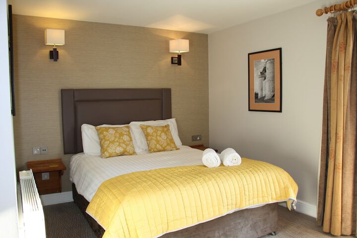 Room 3 of 64