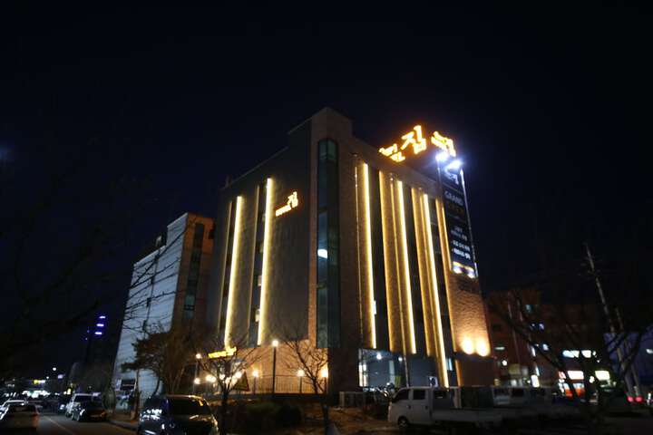 Hotel 100 of 100