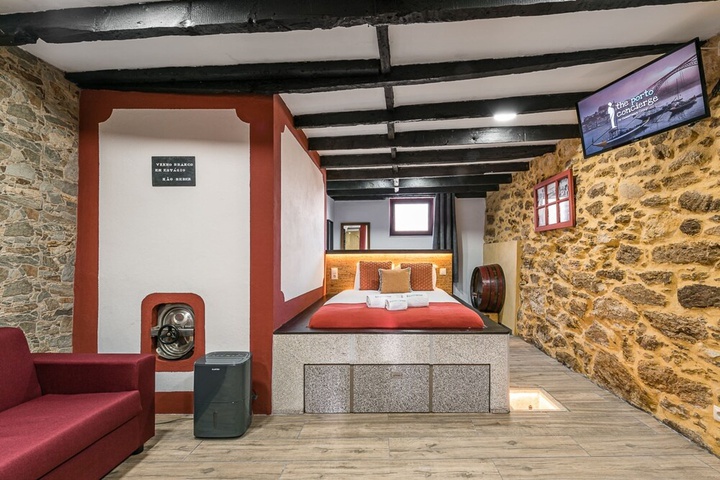 Room 3 of 16