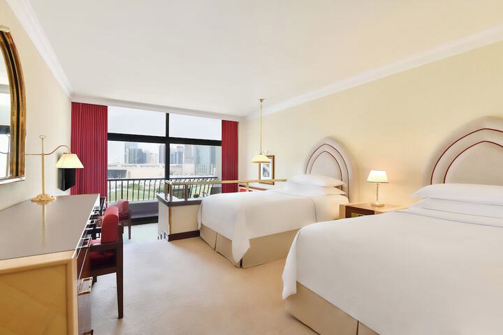 Room 10 of 220