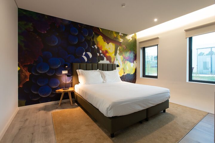 Room 5 of 65