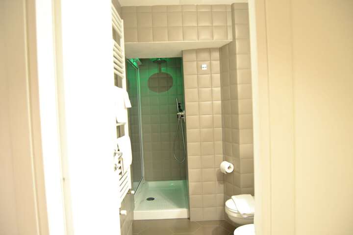 Room 30 of 93