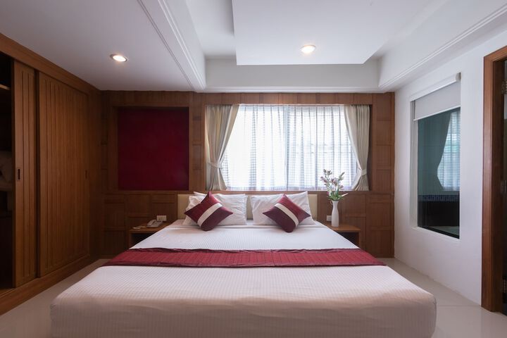 Room 8 of 60
