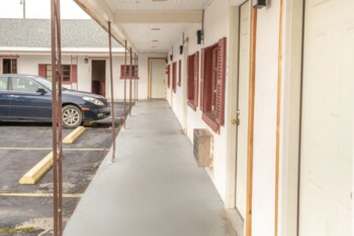 Ballroom/Hall 18 of 51