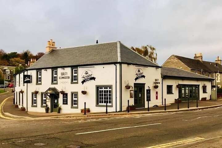 Scone Arms Hotel in Perth