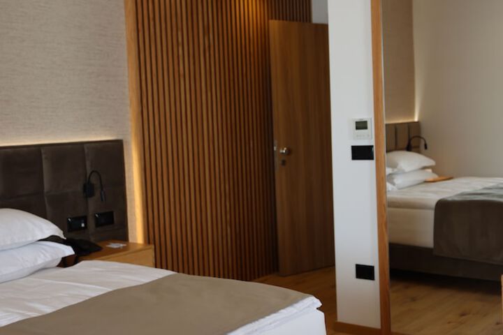 Room 16 of 56
