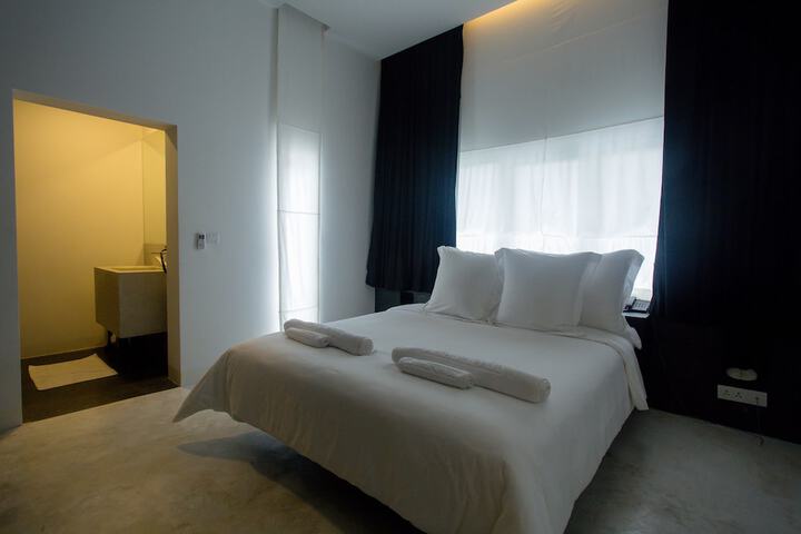Room 9 of 39