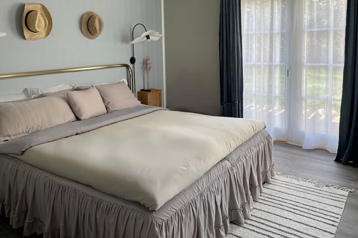Room 6 of 35